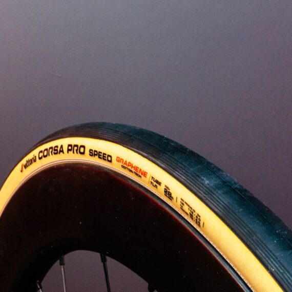 A Revolução dos Pneus Largos no Ciclismo de Estrada