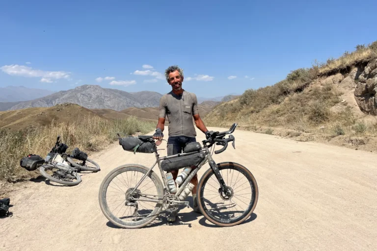 Ciclista Francês Passa 50 Dias em Prisão Russa Após Tentativa de Recorde Mundial EurAsia