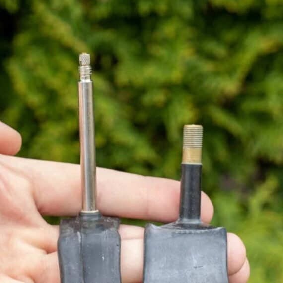 Qual é a diferença entre uma válvula Schrader e uma válvula Presta?