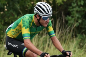 Ciclista Brasileiro Vinicius Rangel Sofre Suspensão de 20 Meses por Falhas em Controle Antidoping