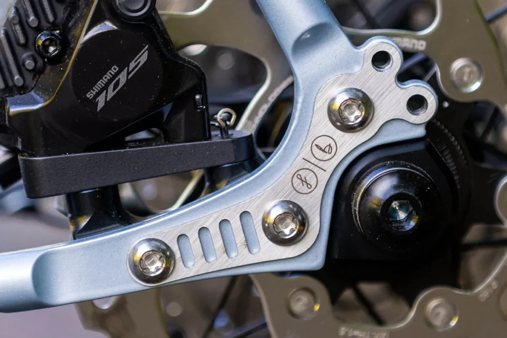 Essas placas usinadas são uma obra de arte.