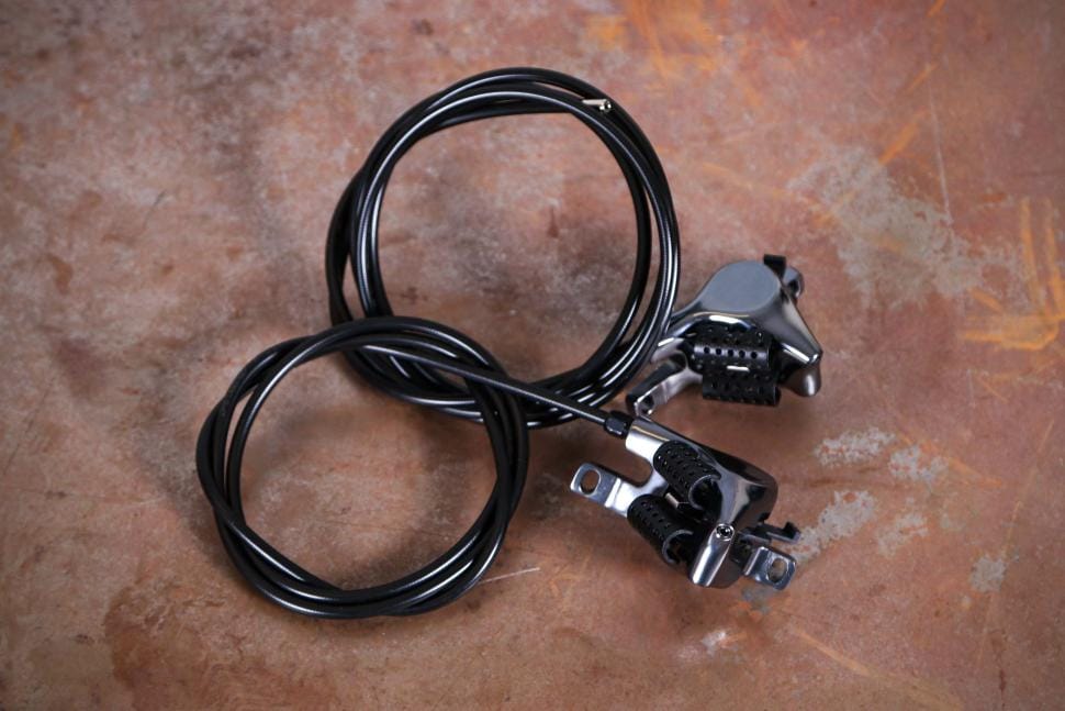 Grupo de freios a disco hidráulicos eletrônicos L-Twoo eRX Road 2025 - pinças e conduítes de freio a disco