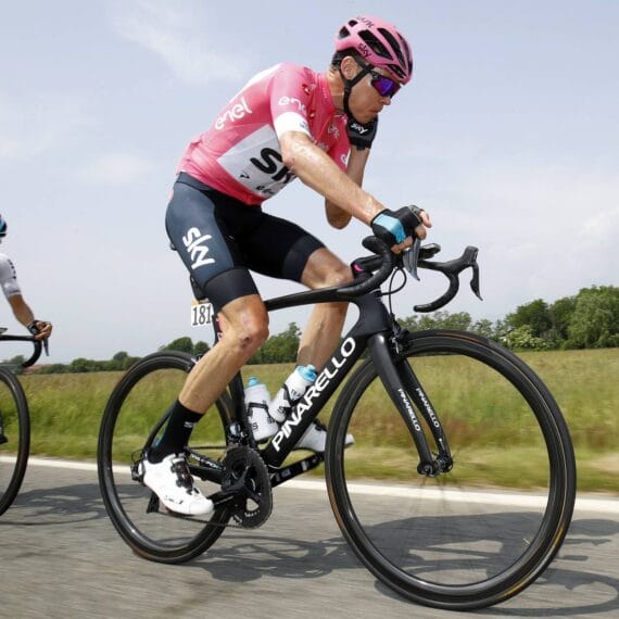 Chris Froome Volta a Pedalar Após Acidente Grave