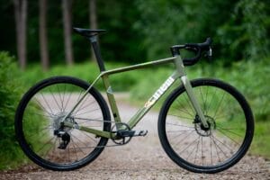 Cinelli King Zydeco 2 Apex: Bicicleta Gravel Versátil que Domina Múltiplos Terrenos