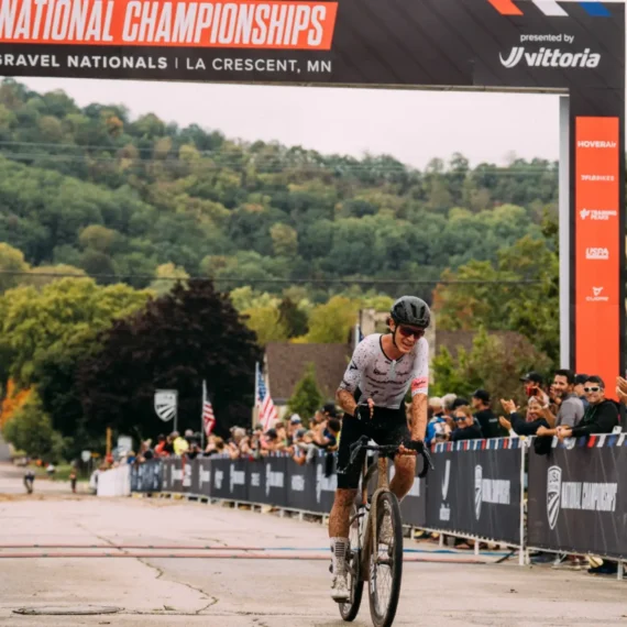 Campeonato Nacional de Gravel dos EUA: Lauren Stephens conquista o terceiro título consecutivo