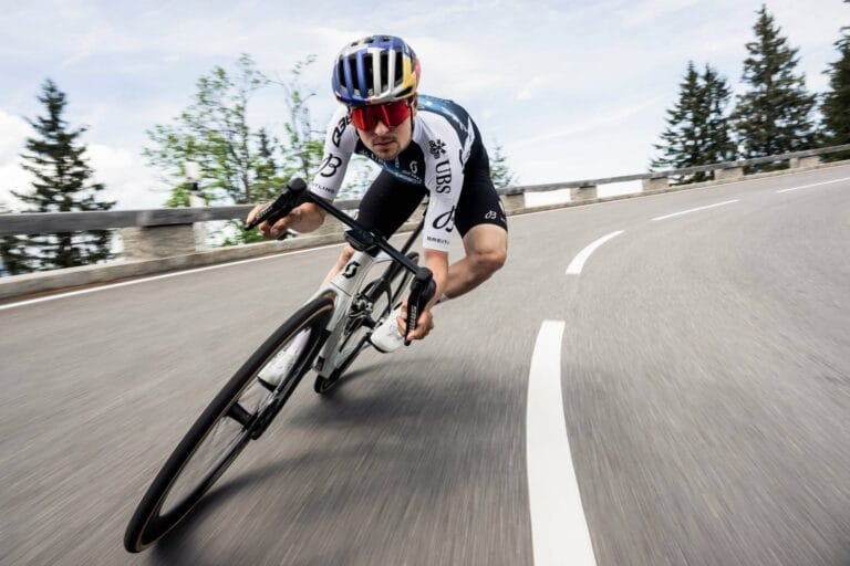 Como Dominar Curvas na Bicicleta: 5 Técnicas Profissionais Para Descer com Segurança