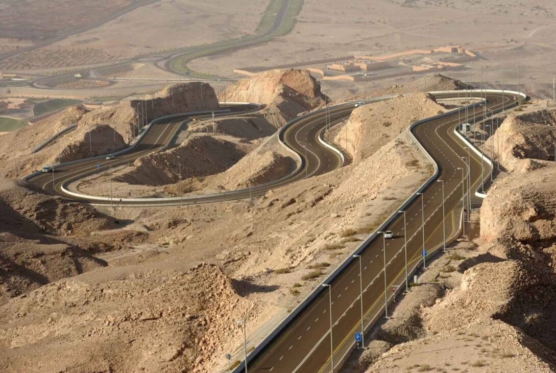 Emirados Árabes Constroem Montanha Artificial para Mundial de Ciclismo 2028