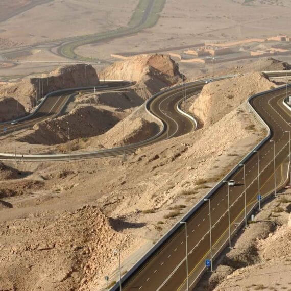 Emirados Árabes Constroem Montanha Artificial para Mundial de Ciclismo 2028