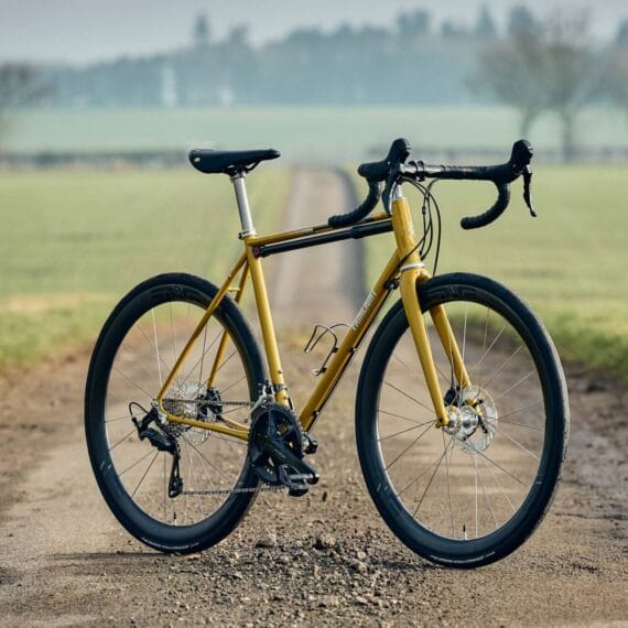 Fairlight Strael 4.0: A Bicicleta de Aço que Redefine a Perfeição nas Estradas