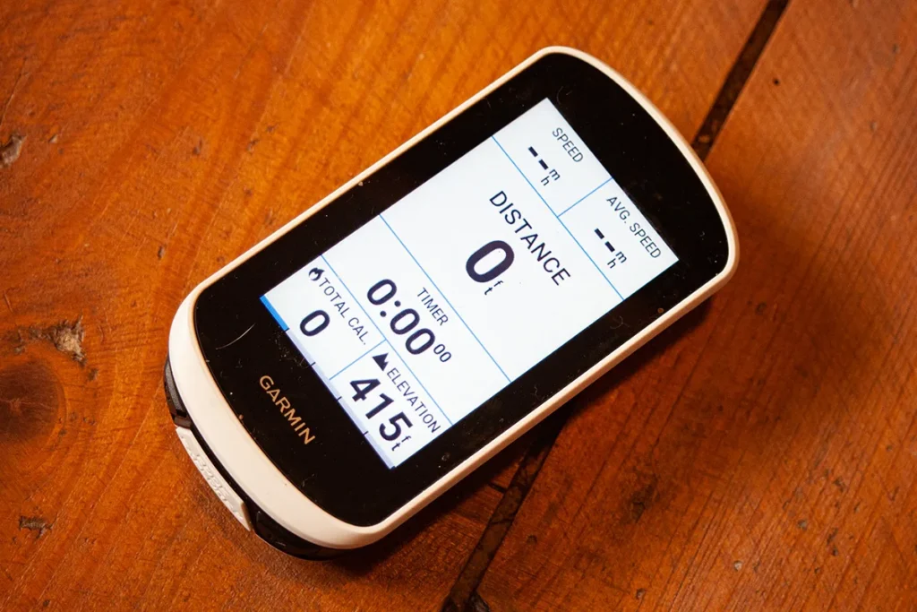 A nova interface do usuário e os estilos de fonte mais claros representam um avanço em relação ao sistema Garmin anterior.