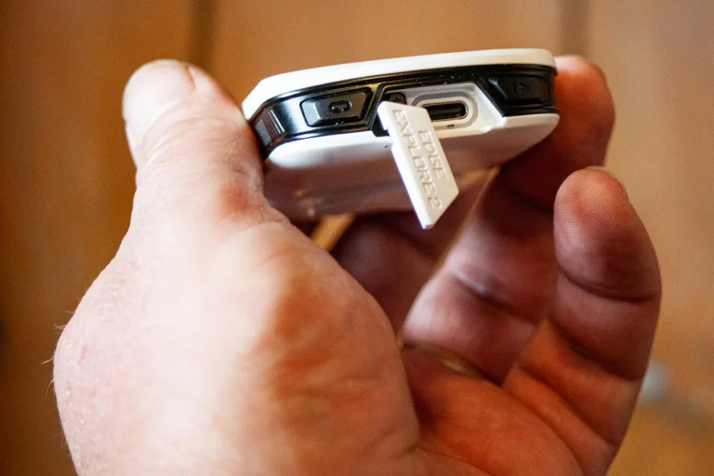 A Garmin adotou o padrão USB-C, mais simples e robusto, para a porta de carregamento.