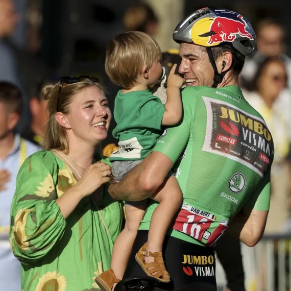 Filho de van Aert Conquista Pódio aos 4 Anos em sua Primeira Corrida Oficial