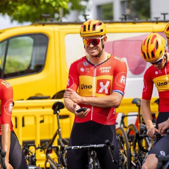 Marca Dinamarquesa Vende "Contrato Profissional" por €18 Mil