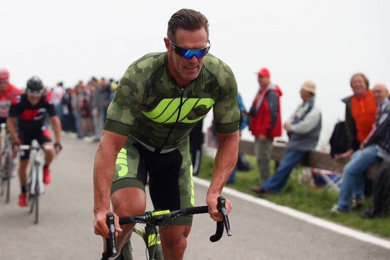 Mario Cipollini Recebe Implante Cardíaco: O Rei Leão Enfrenta Arritmia Ventricular com Desfibrilhador