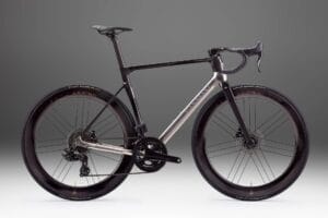 Passoni AT-01 Animus Titanium: A Primeira Bike Aerodinâmica da Marca Italiana