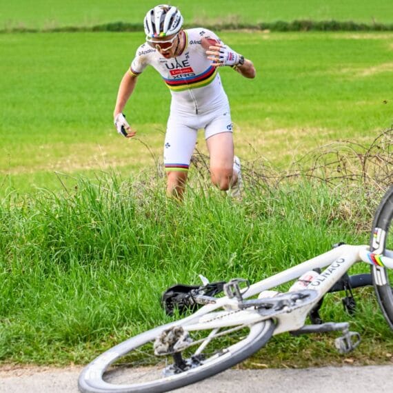 Pogačar Nega Aposentadoria Precoce e Reafirma Compromisso com UAE até 2030