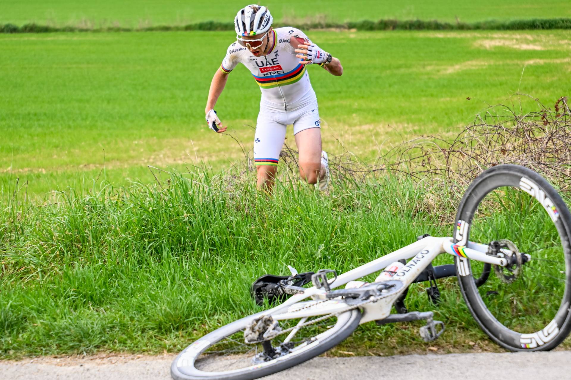 Pogačar Nega Aposentadoria Precoce e Reafirma Compromisso com UAE até 2030