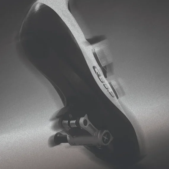 SRM e Q36.5 Lançam Sistema Revolucionário de Pedal e Sapatilha