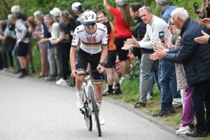 Tadej Pogačar: A Trajetória do Fenômeno Esloveno nas Grandes Voltas e Monumentos