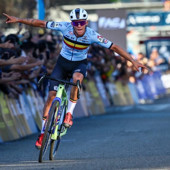 O Fenômeno Thibau Nys Desperta Ciúmes no Pelotão do Cyclocross