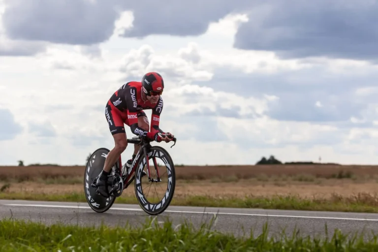 Como Treinar para se Tornar um Ciclista de Elite: Guia Completo