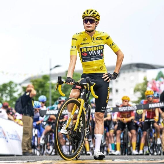 Vingegaard rebate críticas de Pedersen sobre critérios: "Talvez não tenha sido tão esperto"