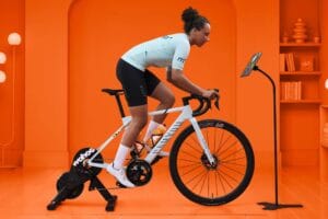 Como o Zwift Revolucionou o Treinamento de Ciclistas Profissionais: A Nova Era do Pedal Indoor