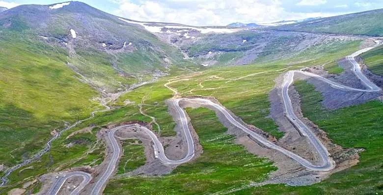 Subida para ciclista Babusar Pass – Paquistão