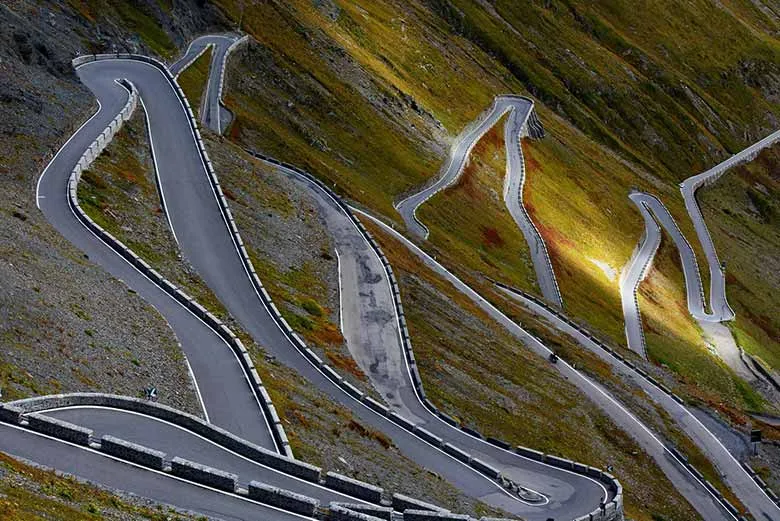 Passo dello Stelvio – Itália: Estrada completamente vazia