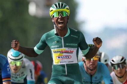 Biniam Girmay Assina com NSN Cycling.