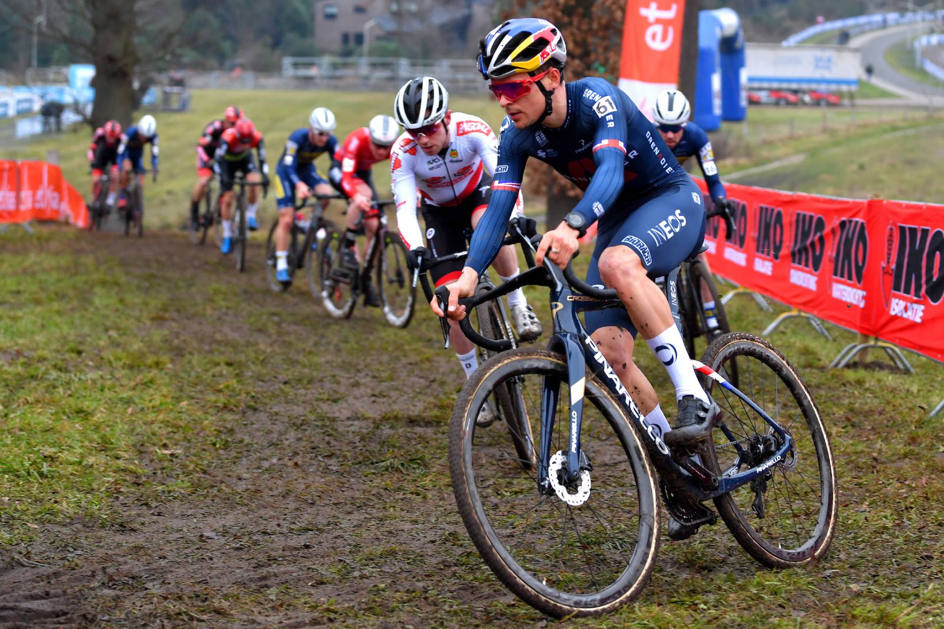 Ciclocross vs Gravel Bike: Entenda as Diferenças e Escolha a Bike Certa para Você