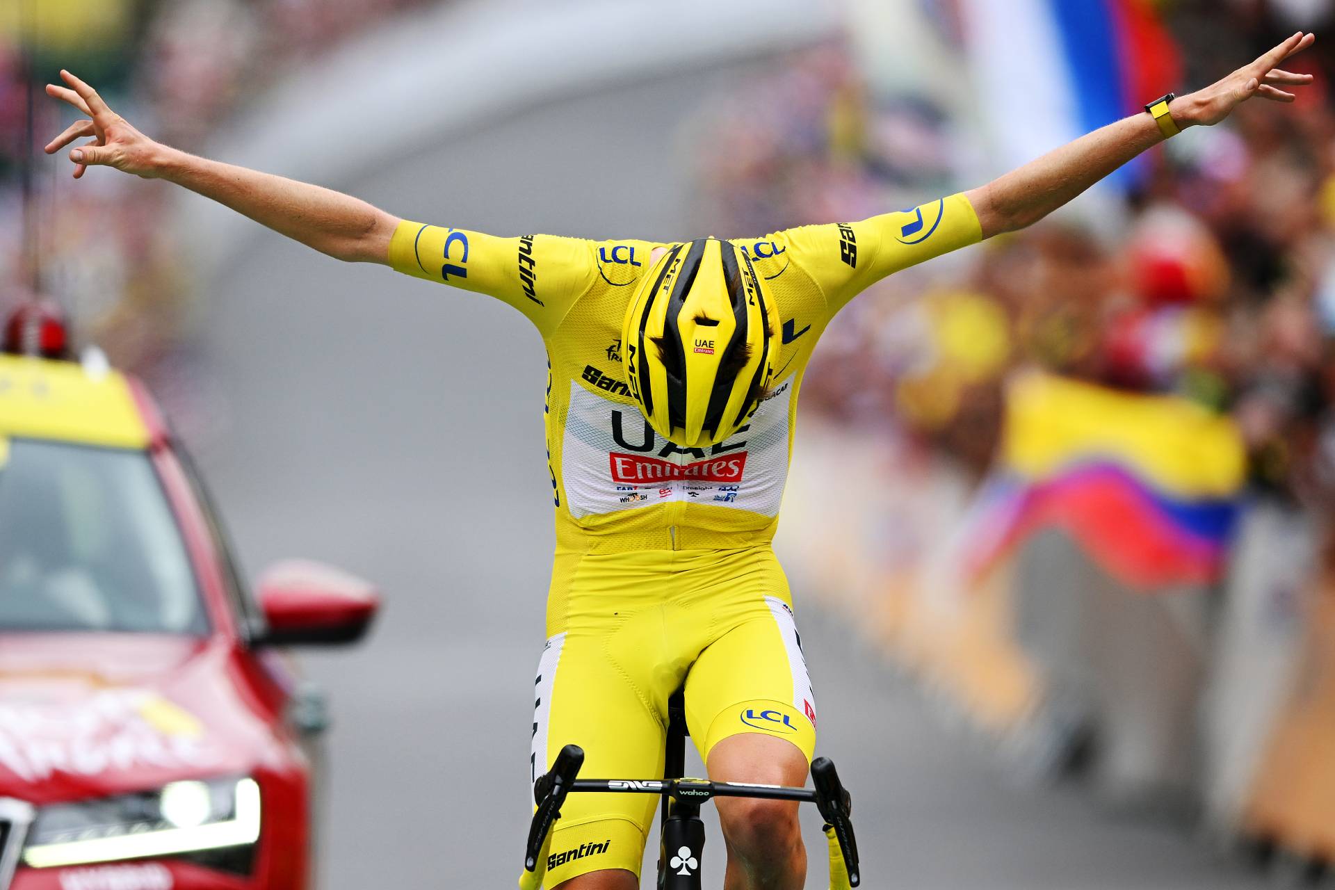 Tadej Pogačar Recebe Prêmio Champion des Champions Monde