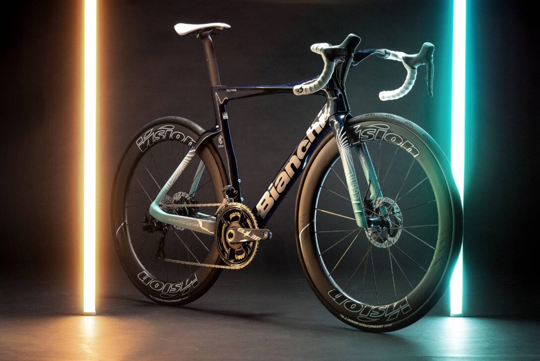 Bikes e Equipamentos do WorldTour 2026: Guia Completo das Máquinas que Dominam o Pelotão Profissional