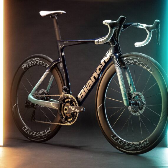 Bikes e Equipamentos do WorldTour 2026: Guia Completo das Máquinas que Dominam o Pelotão Profissional