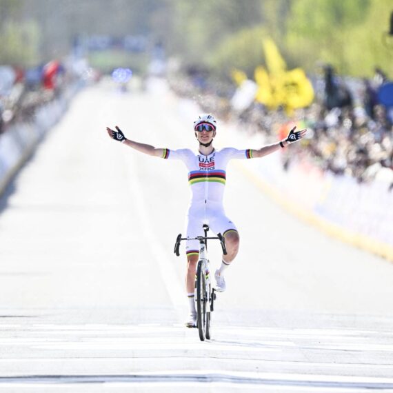 A Ciência Por Trás dos Ataques de Longa Distância no Ciclismo