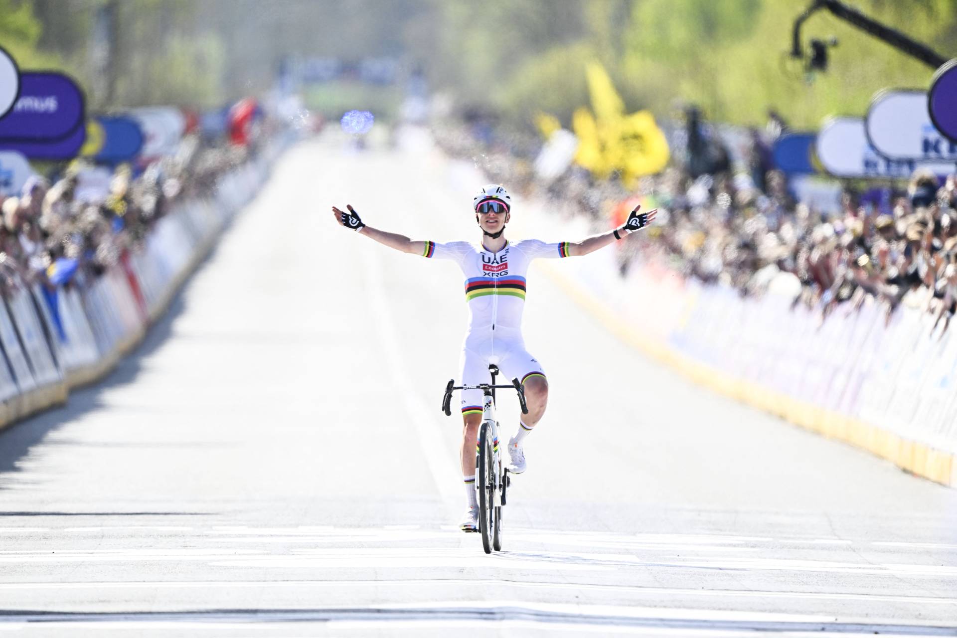 A Ciência Por Trás dos Ataques de Longa Distância no Ciclismo