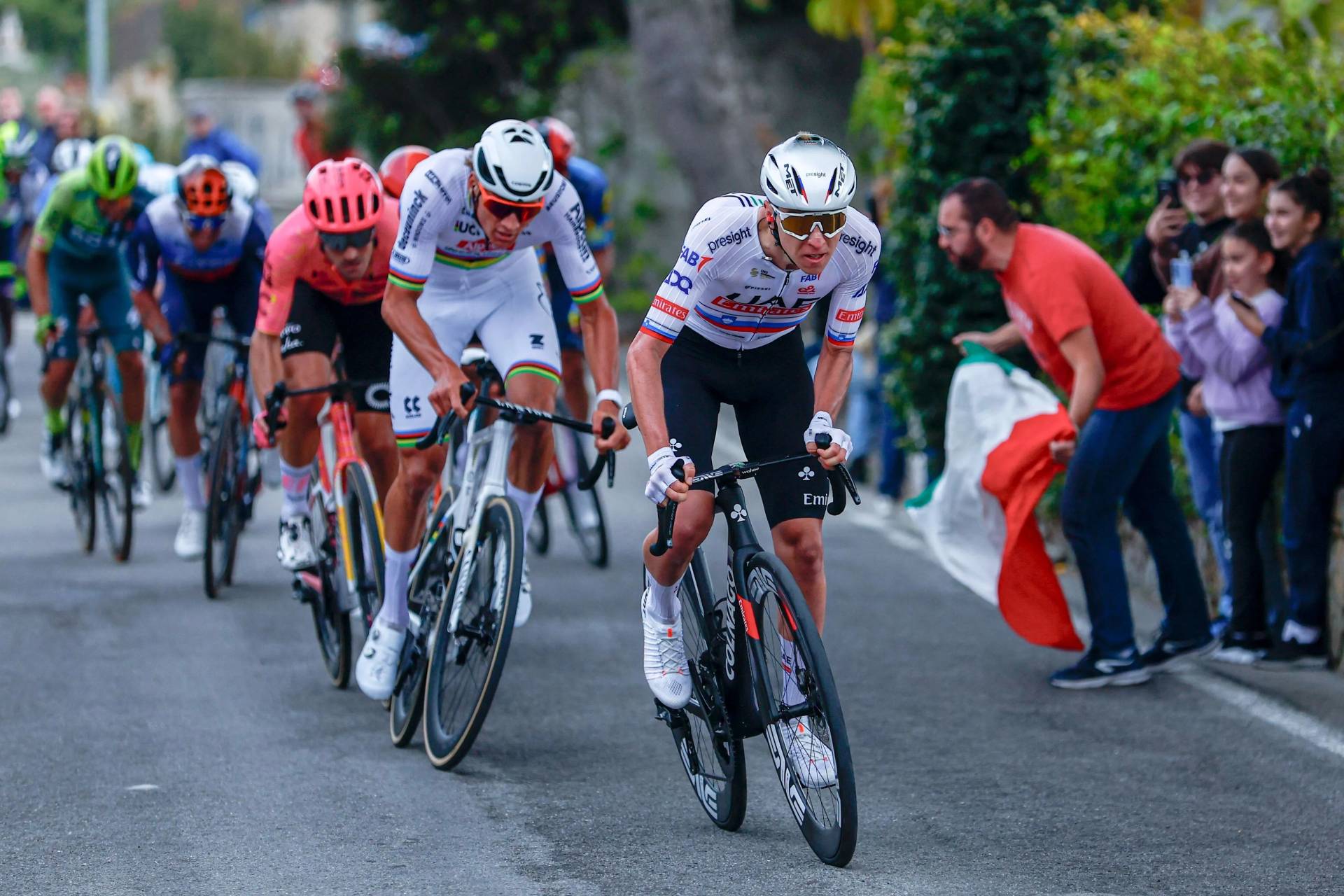 A Força Bruta Não Basta: Nibali Explica Por Que Pogacar Ainda Não Venceu a Milano-Sanremo