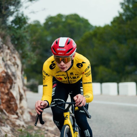 Por que Jonas Vingegaard está certo em correr o Giro d'Italia antes de enfrentar Tadej Pogačar novamente no Tour de France 2026