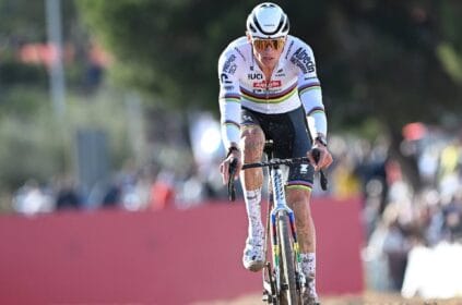 Van der Poel Arrasa em Benidorm
