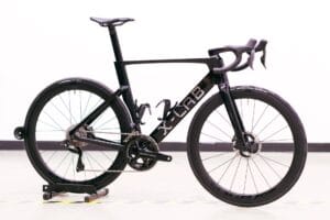 X-Lab AD9: A Bike Chinesa que Chegou para Mexer com o WorldTour – Teste no Túnel de Vento