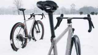 Eddy Merckx lança bikes de titânio que misturam tradição e modernidade no segmento all-road e gravel