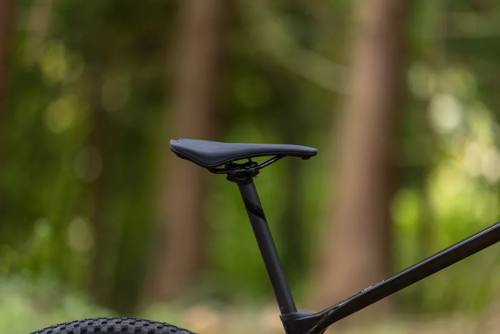 Aqui não há canote retrátil.