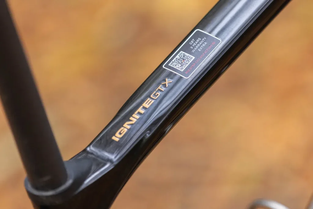 O Ignite GTX é feito com fibra de carbono da série Essential da Ridley.