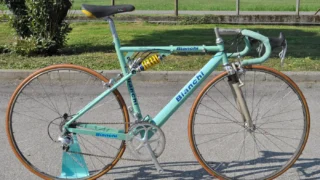 8 Bicicletas da Paris-Roubaix que Estavam à Frente do Seu Tempo: A Evolução Tecnológica no Inferno do Norte