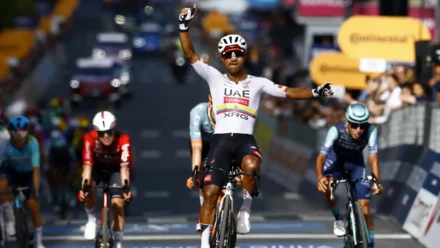Narváez vence a etapa 4 do Giro 2026 em Cosenza: UAE sobrevive ao caos e Ciccone veste a maglia rosa pela primeira vez