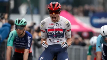 Paul Magnier faz história no Giro 2026: o sprinter de 22 anos que ninguém viu chegar