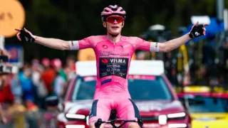 Vingegaard faz cinco de cinco em Andalo e o Giro 2026 entra para a história