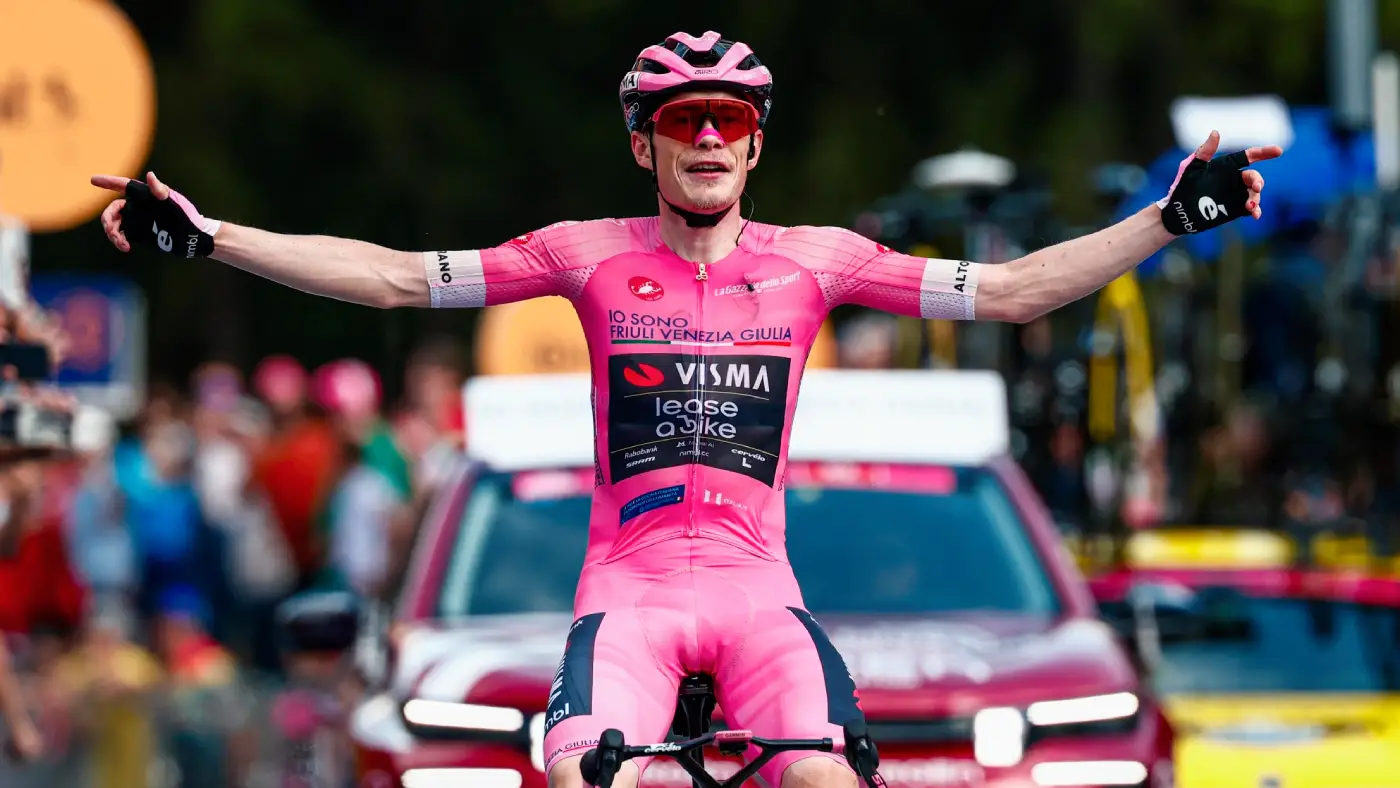 Vingegaard faz cinco de cinco em Andalo e o Giro 2026 entra para a história