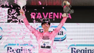Lorena Wiebes desclassificada no Giro d’Italia Women: 20 gramas que colocam a UCI em xeque