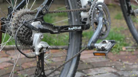 Transmissão de bike: 1x vs 2x, relação, corrente e ajuste sem mistério